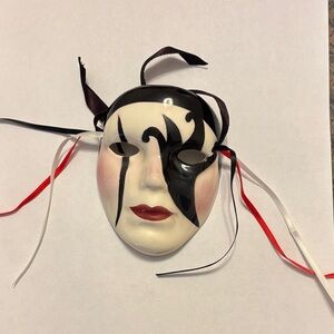 Glamorous Vintage Ceramic Mask. Fancy Faces New Orleans
